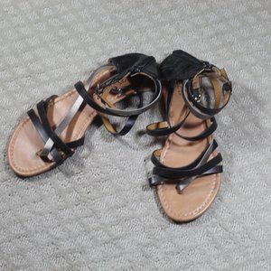 Rue 21 Size 10 Black Strappy Sandals